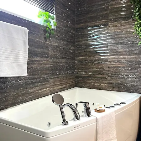 Viimsi - Private Villa, Pool, Hot Tubs, Sauna, Near Tallinn *