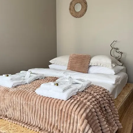 Viimsi - Private Villa, Pool, Hot Tubs, Sauna, Near Tallinn Villa Parnamae